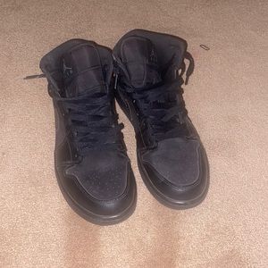 Air Jordan One Retro ‘Mid’ Black